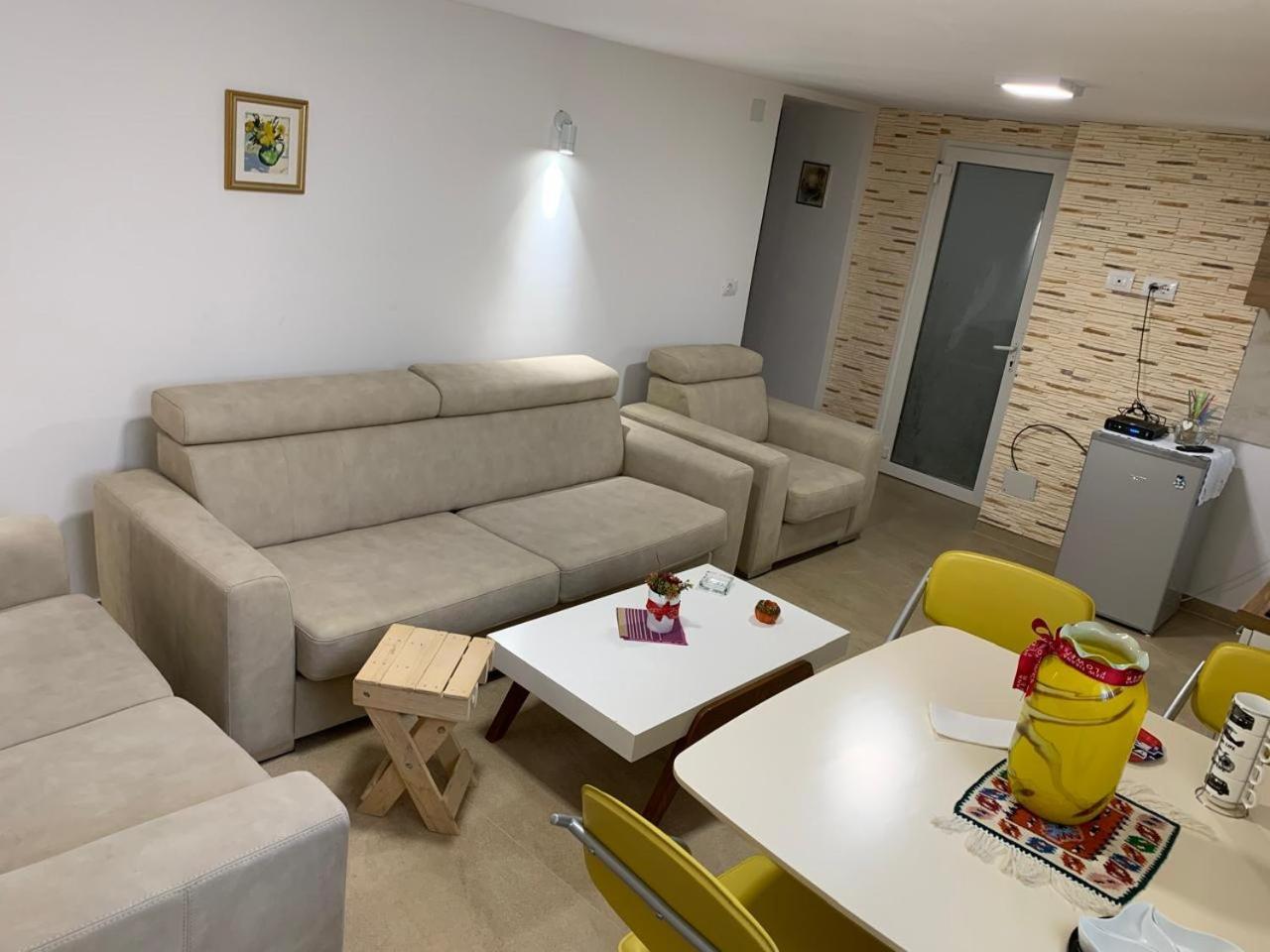 Et Apartaments Tirana Exterior foto